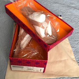 Tory Burch Monroe Thong Sandal Light Makeup size 9